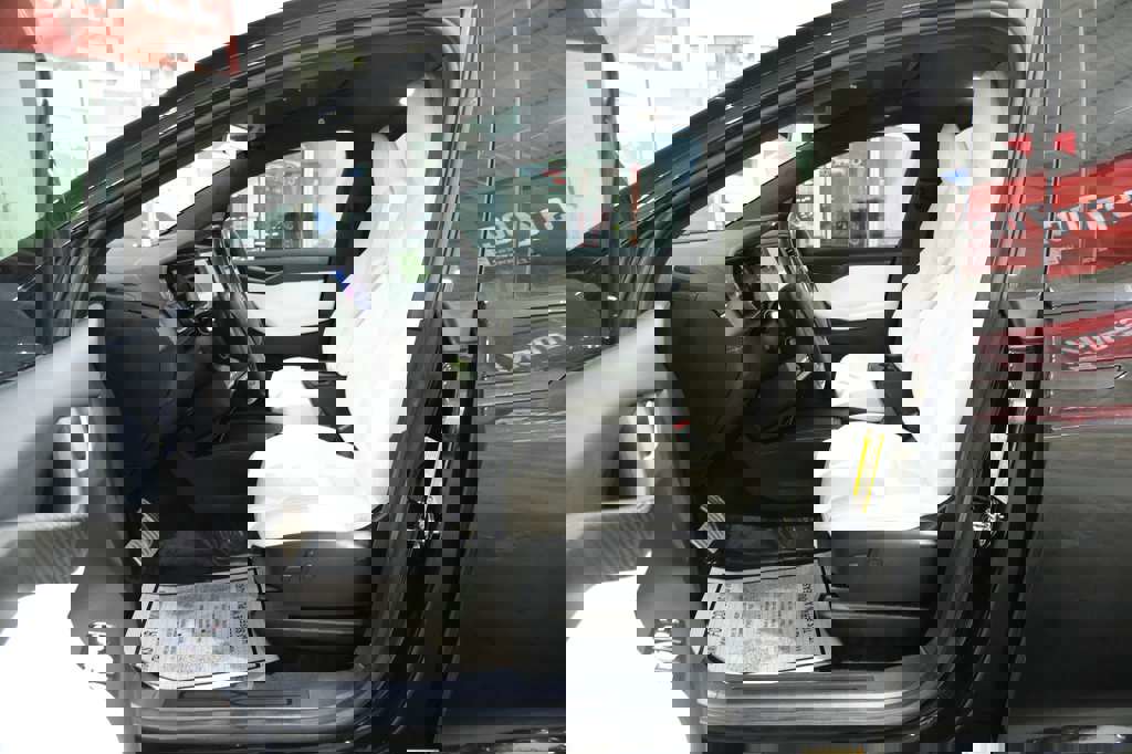 Used 2020 Tesla Model X Performance image 18