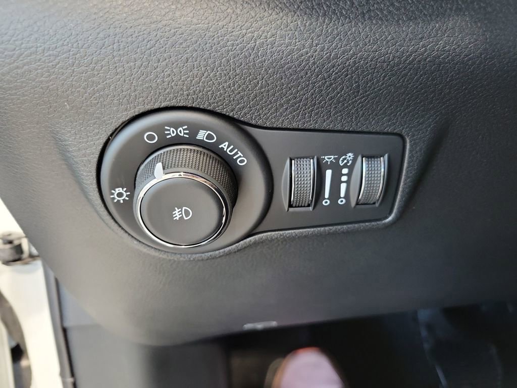 New 2026 Jeep Compass Limited image 21