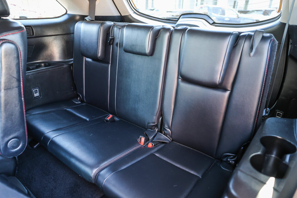 Used 2019 Toyota Highlander SE FWD image 10