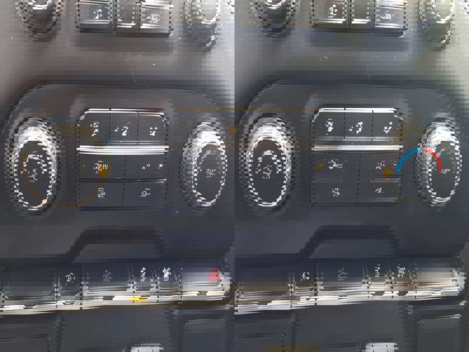 Used 2020 Chevrolet Silverado 1500 LT image 22