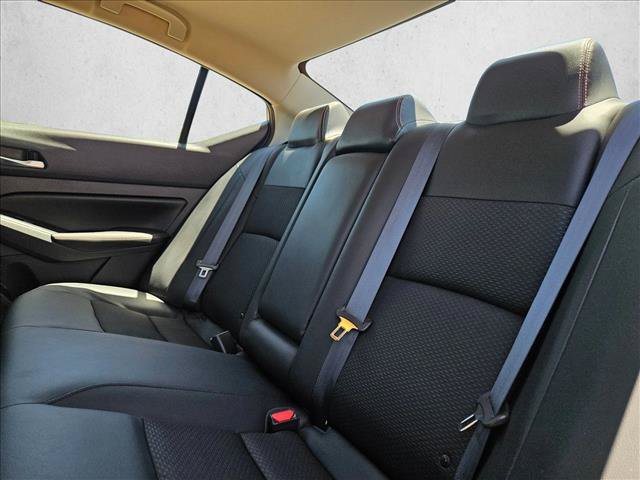 Used 2022 Nissan Altima 2.5 SR FWD image 15