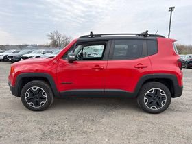 Used 2017 Jeep Renegade Trailhawk AWD/4WD image 8