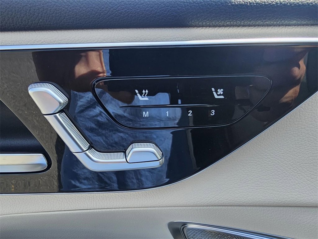 Used 2025 Mercedes-Benz GLC 300 image 13