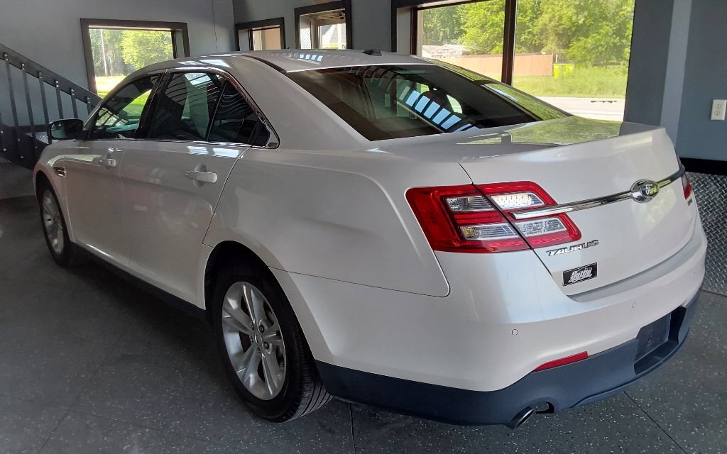 Used 2014 Ford Taurus SEL w/ Equipment Group 201A FWD image 8