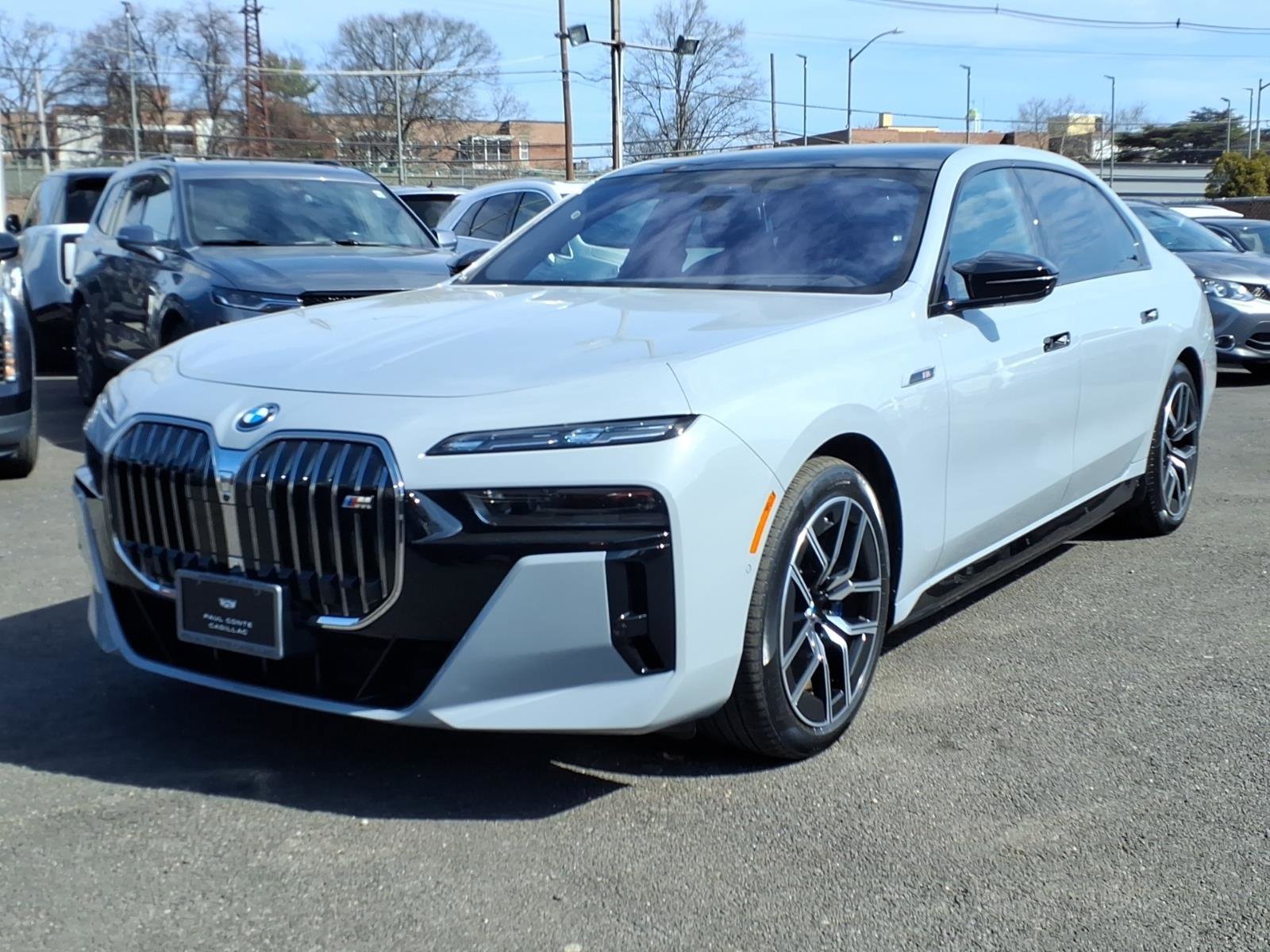 Used 2024 BMW i7 M70 w/ Executive Package image 1