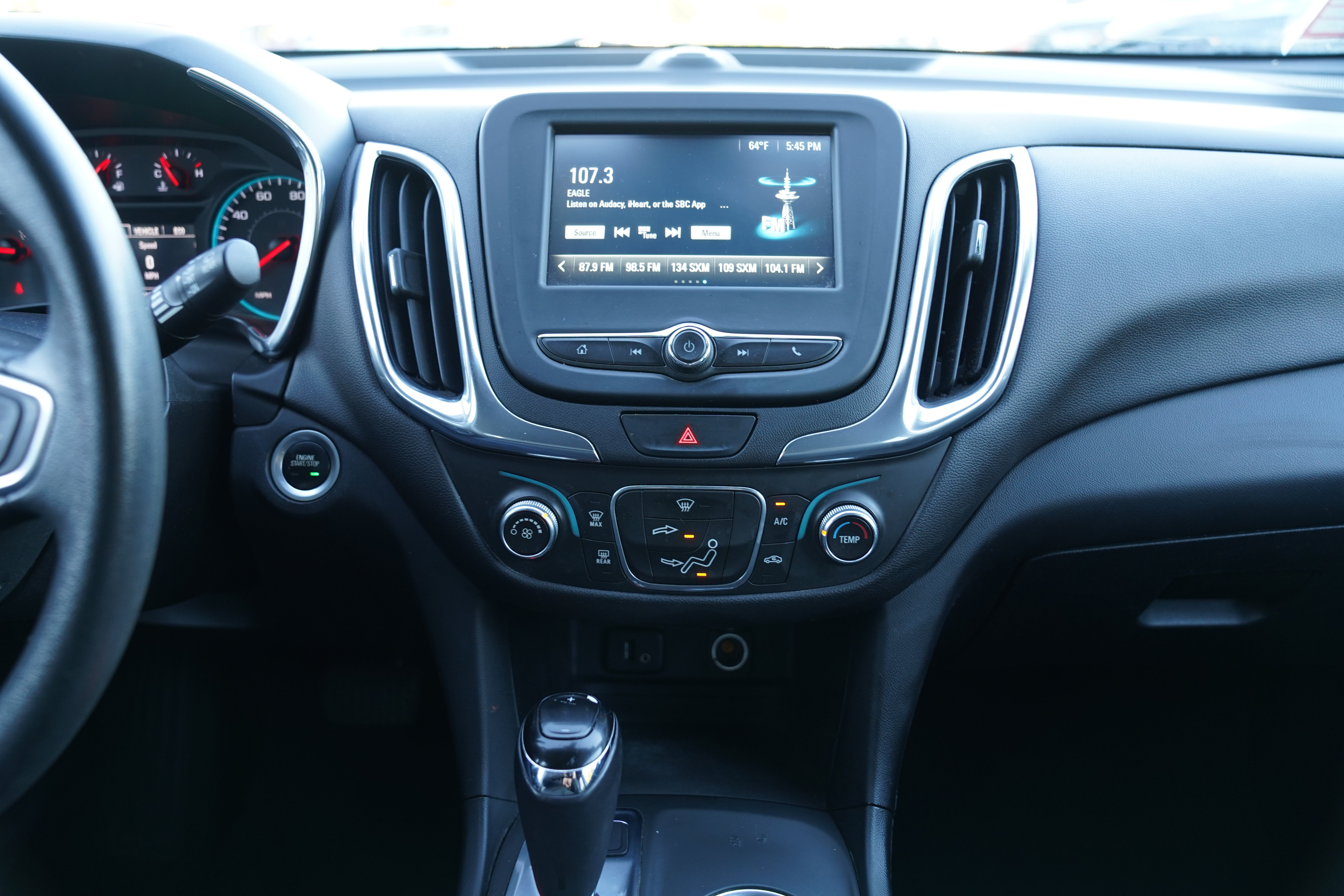 Used 2018 Chevrolet Equinox LT AWD/4WD image 21