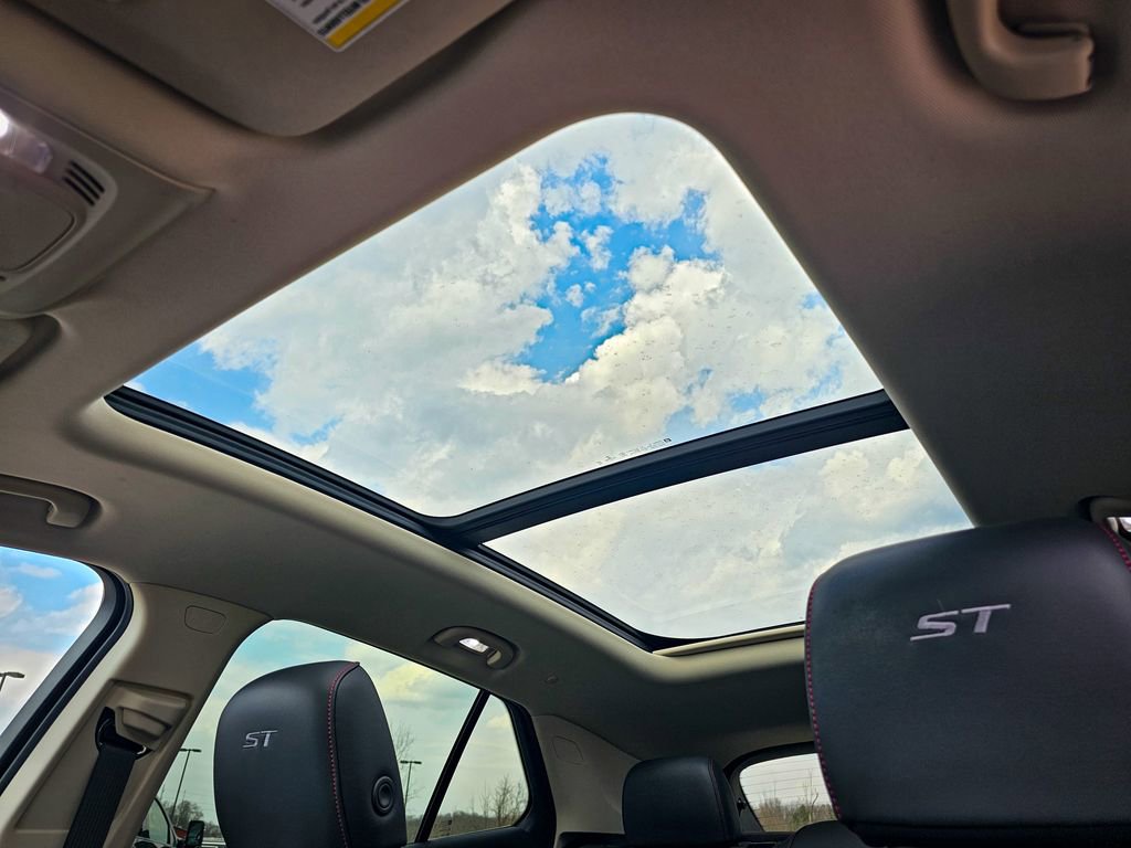 Certified 2023 Buick Envision Essence w/ Sport Touring Package image 17