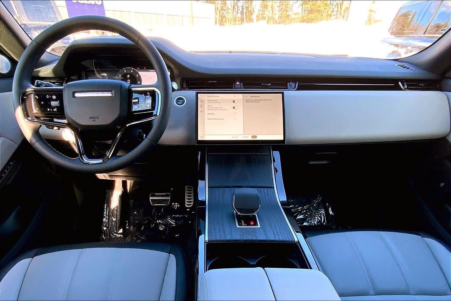 Used 2026 Land Rover Range Rover Evoque Dynamic SE AWD/4WD image 29