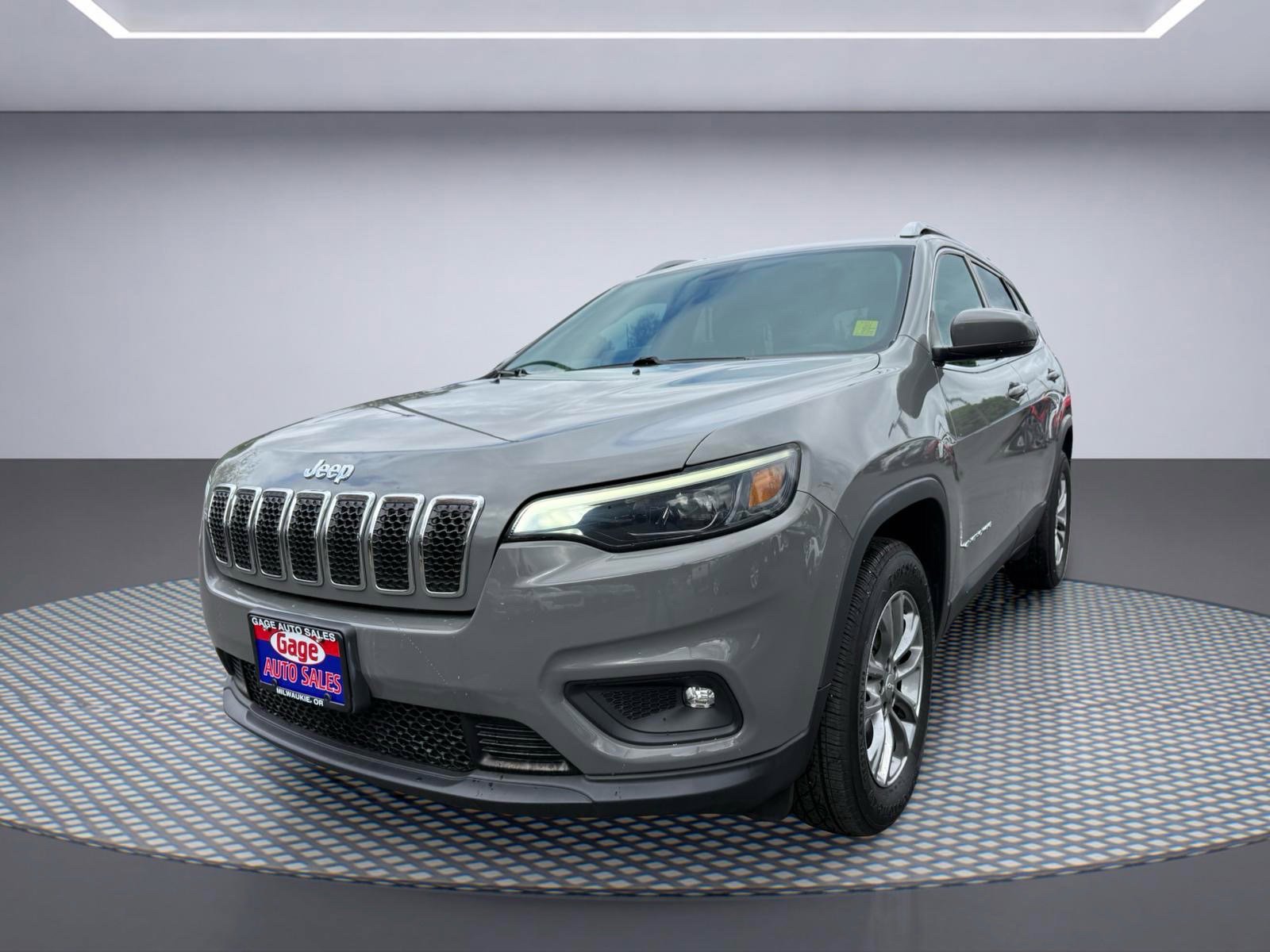 Used 2019 Jeep Cherokee Latitude Plus w/ Cold Weather Group AWD/4WD image 9