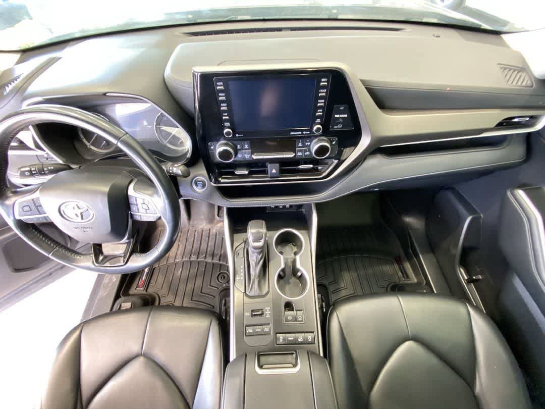 Certified 2021 Toyota Highlander XLE AWD/4WD image 23