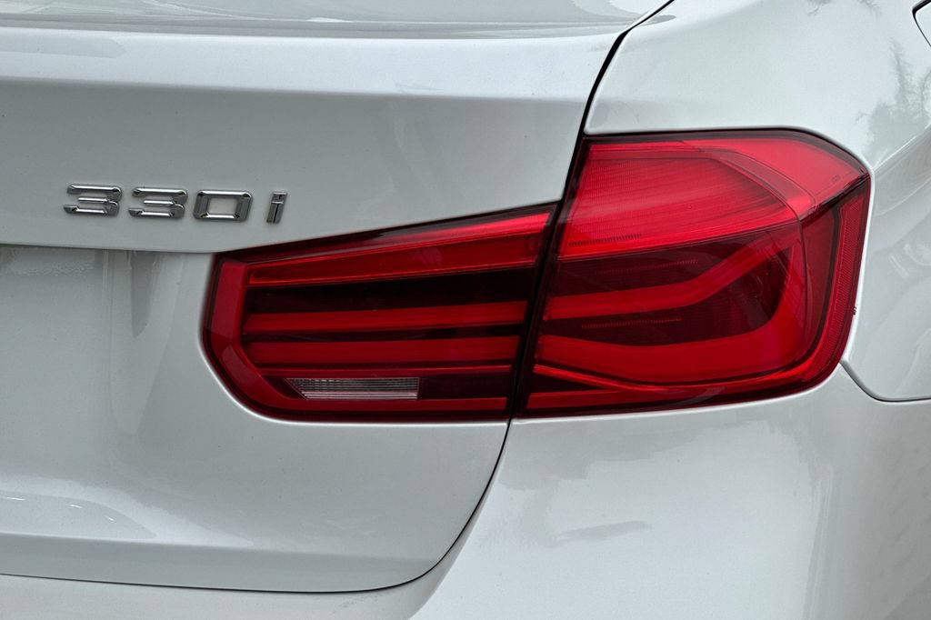 Used 2018 BMW 330i Sedan RWD image 32