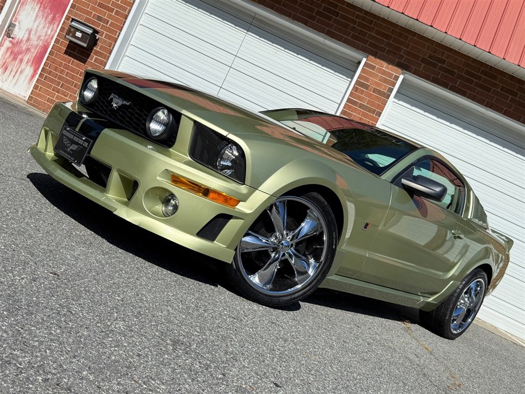 Used 2005 Ford Mustang GT Premium image 5