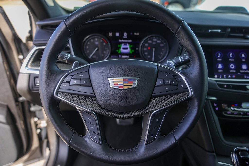 Used 2023 Cadillac XT5 Sportv w/ Technology Package image 12