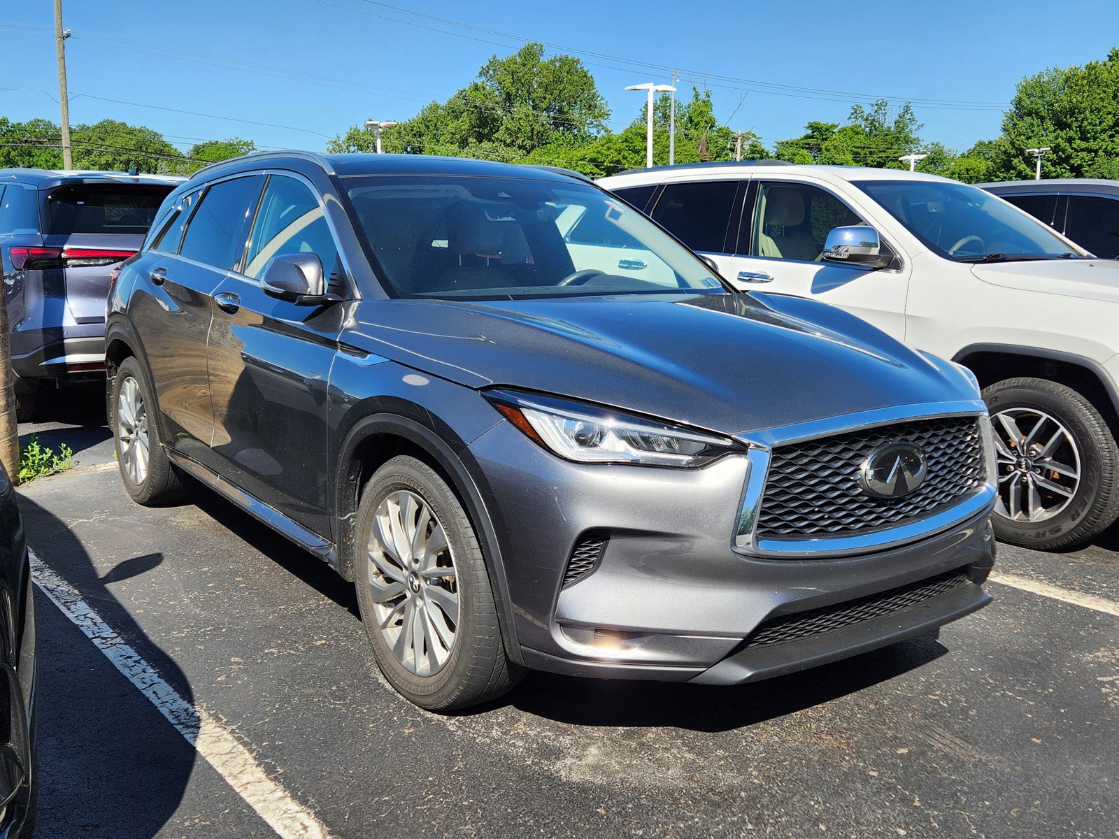 Used 2023 INFINITI QX50 Luxe AWD/4WD image 2