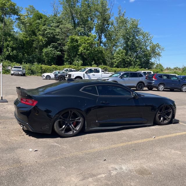 Used 2018 Chevrolet Camaro SS RWD image 4
