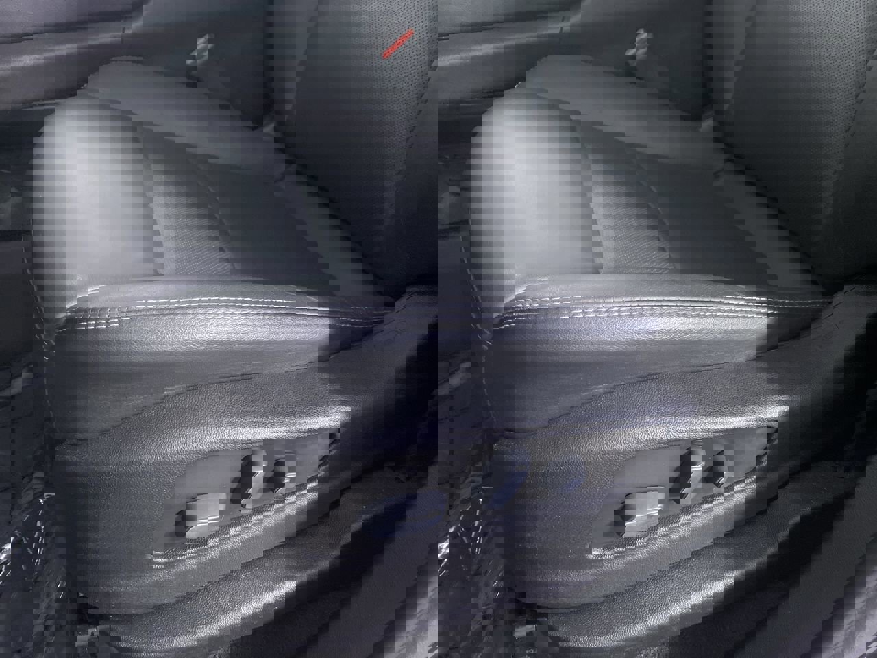 Certified 2022 Cadillac XT5 Premium Luxury w/ Technology Package image 9