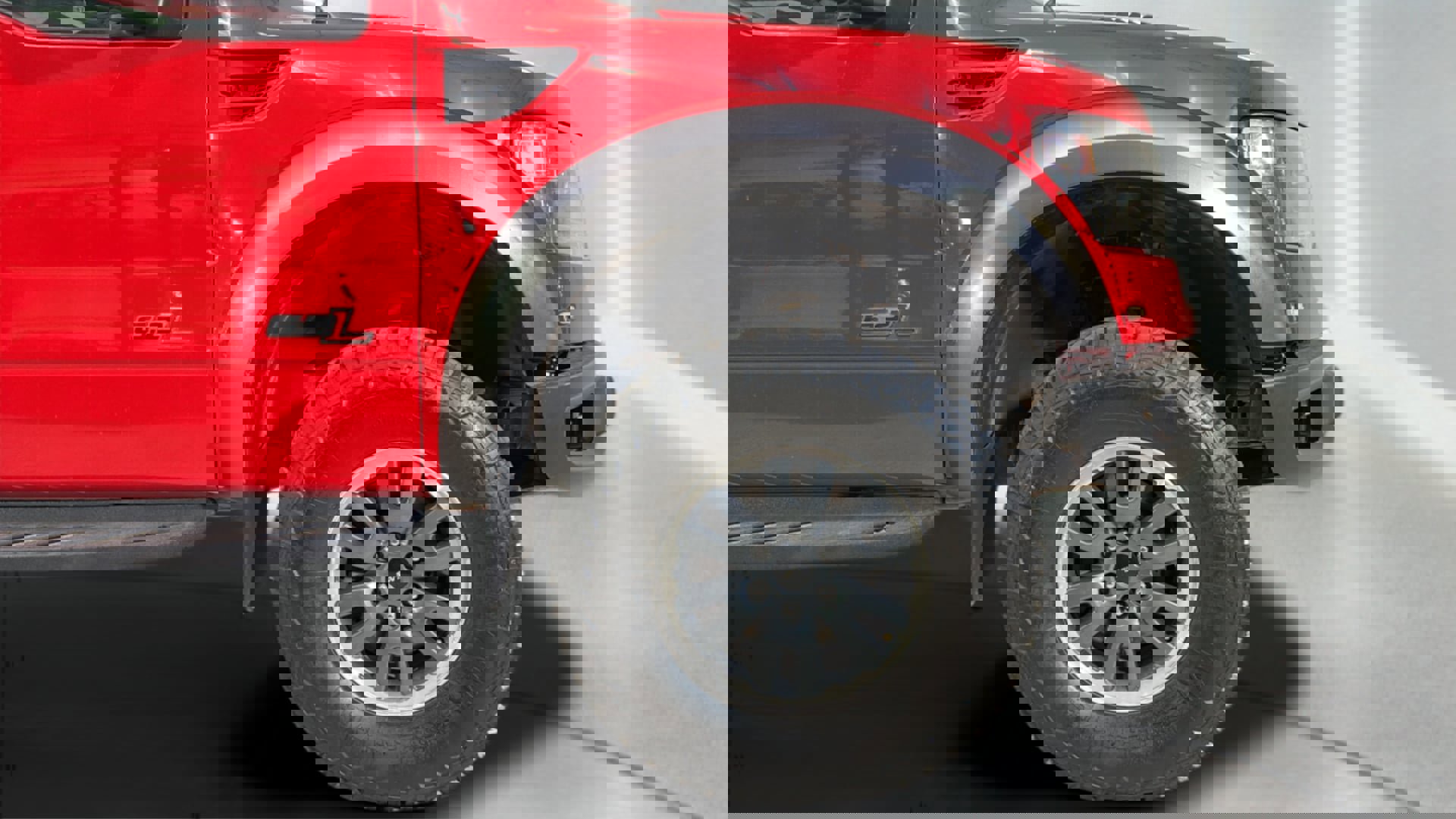 Used 2013 Ford F150 Raptor w/ Luxury Equipment Group image 34