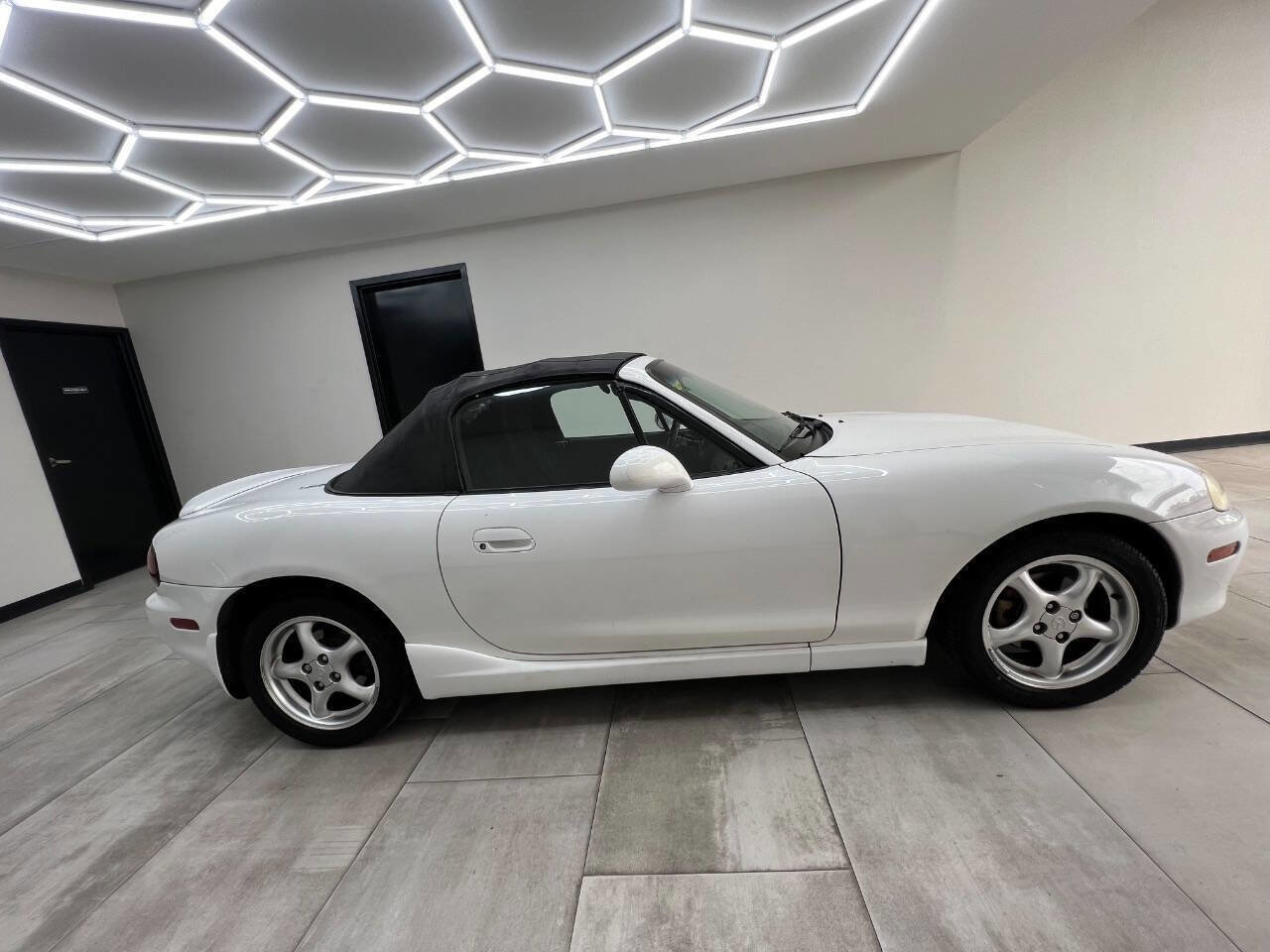 Used 2001 MAZDA MX-5 Miata image 12