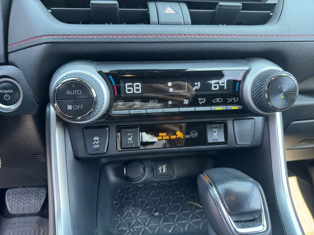 Used 2024 Toyota RAV4 SE w/ Weather & Moonroof Package AWD/4WD image 19