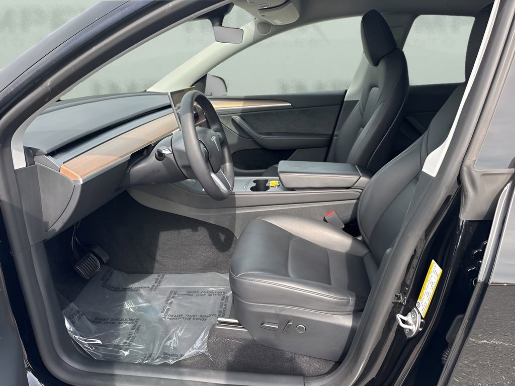 Used 2023 Tesla Model Y Long Range image 9