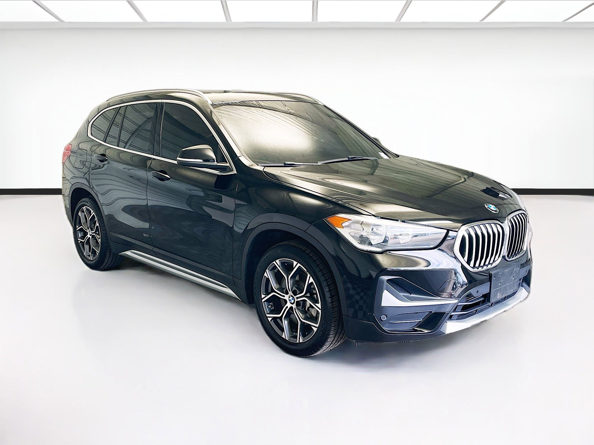 Used 2021 BMW X1 xDrive28i w/ Convenience Package AWD/4WD image 3