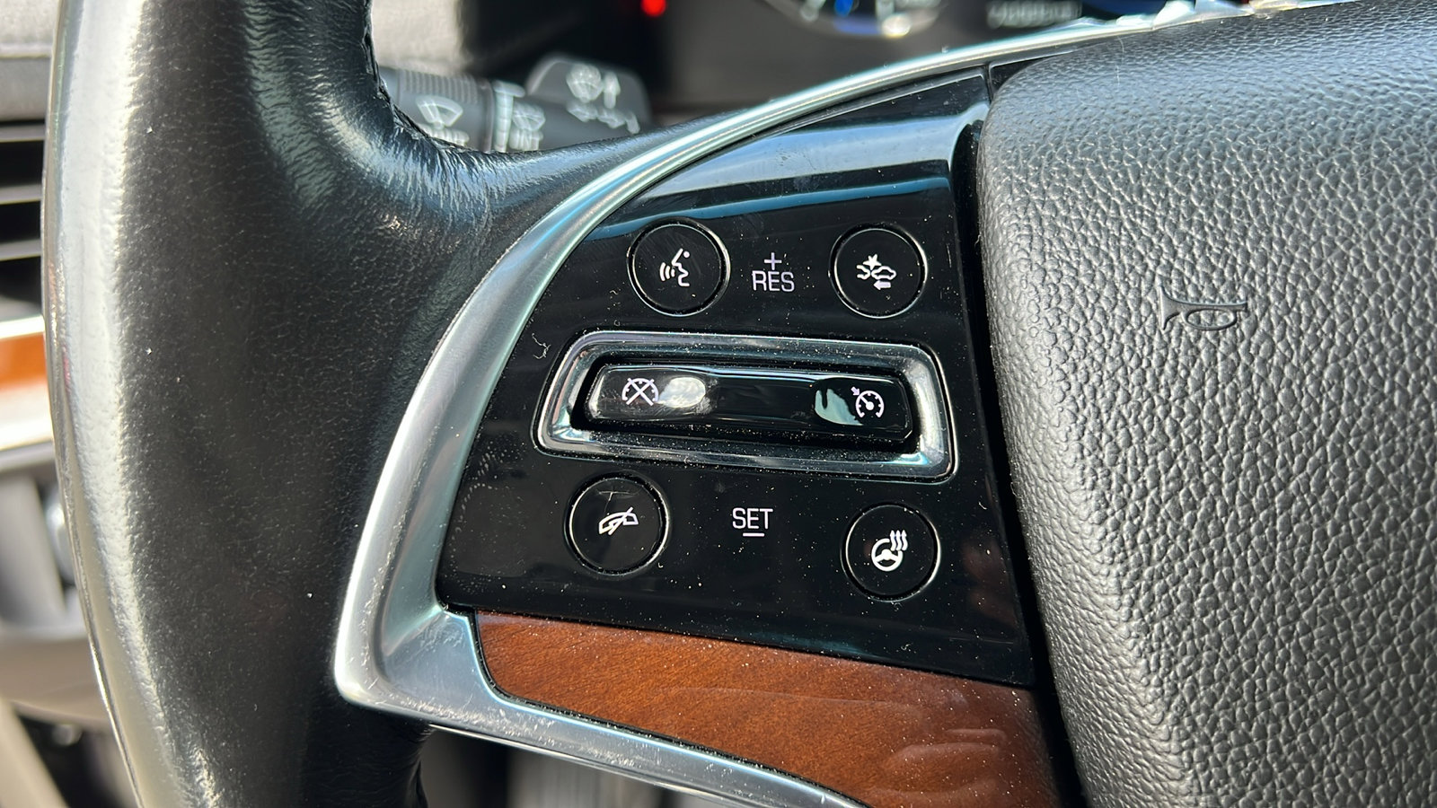 Used 2017 Cadillac Escalade Premium Luxury image 29