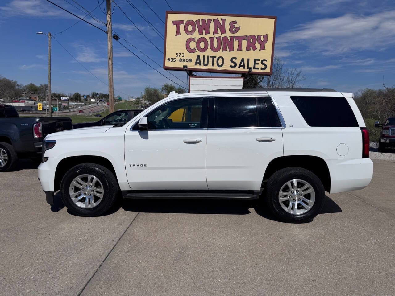 Used 2016 Chevrolet Tahoe LT w/ Luxury Package AWD/4WD image 4