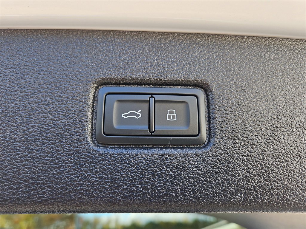 Certified 2022 Audi Q7 2.0T Premium image 24