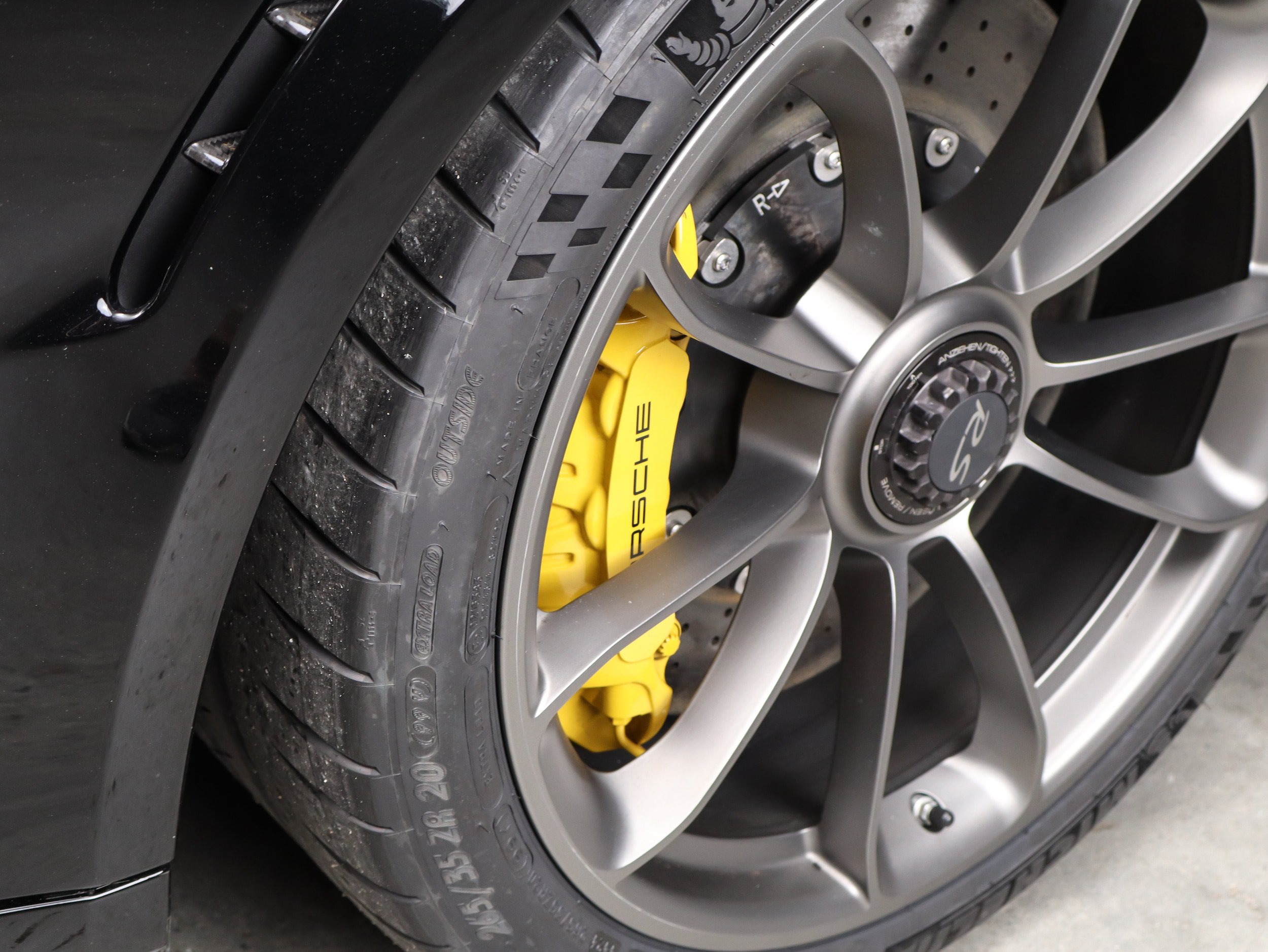 Certified 2018 Porsche 911 GT2 RS RWD image 23
