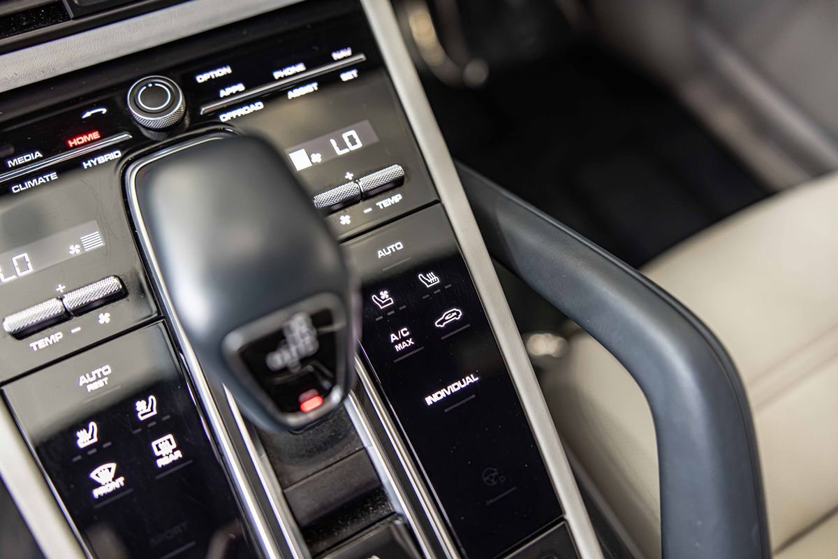 Used 2021 Porsche Cayenne E-Hybrid AWD/4WD image 32