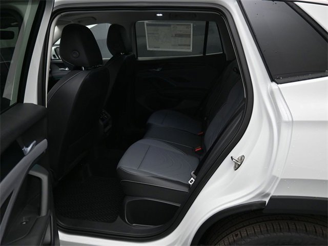 New 2026 Volkswagen Tiguan SE image 11