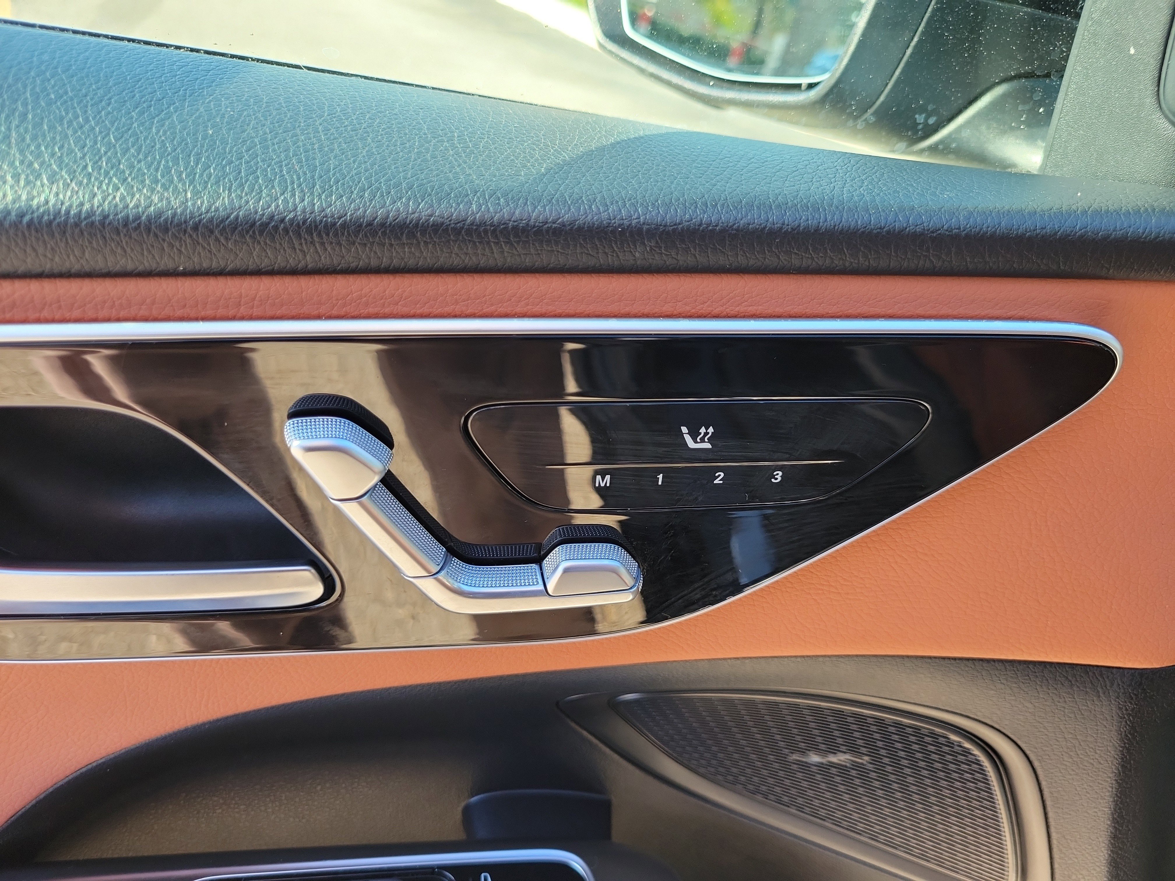 Used 2023 Mercedes-Benz C 300 Sedan image 21