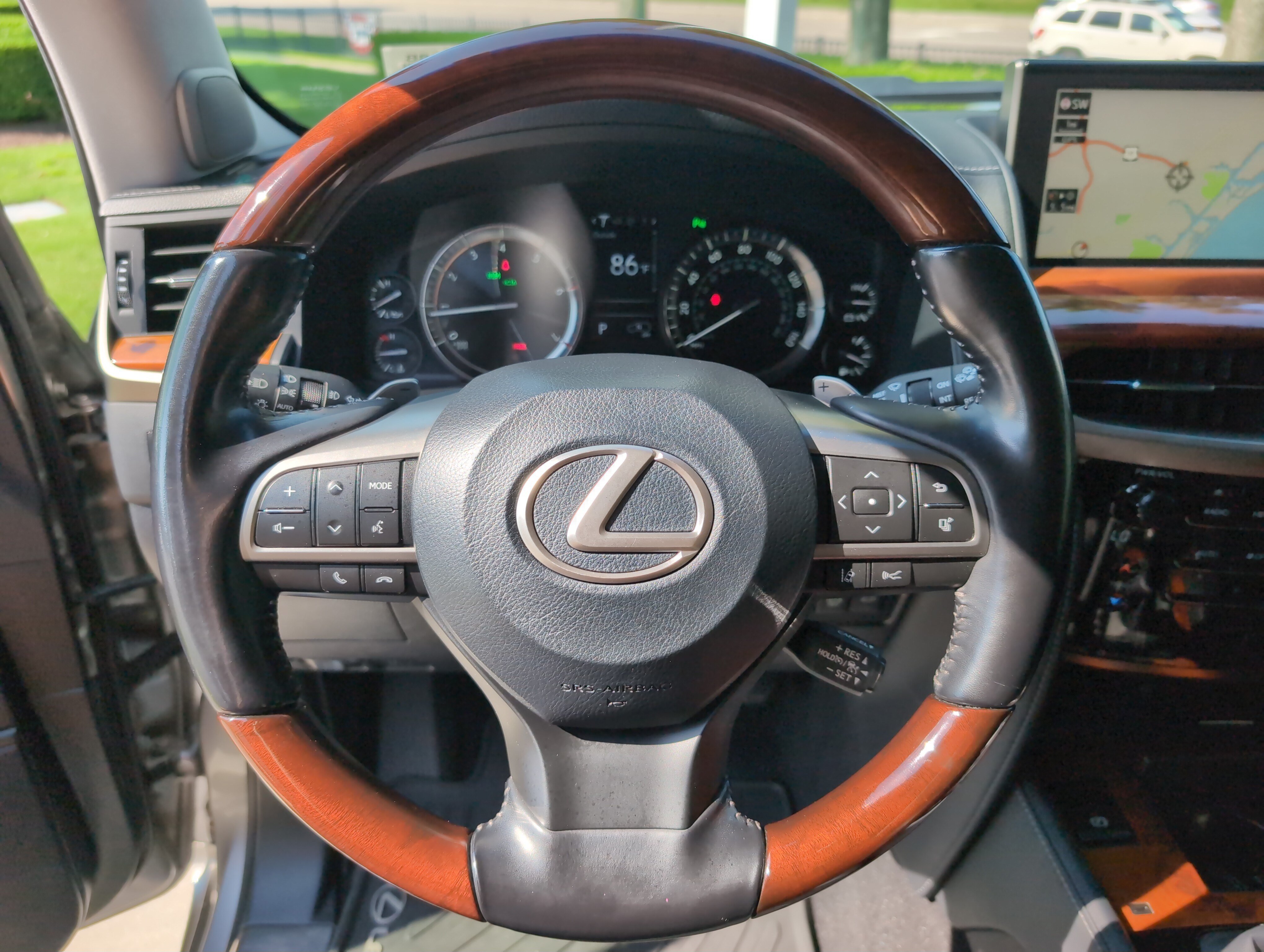 Certified 2020 Lexus LX 570 4WD w/ Luxury Package image 18