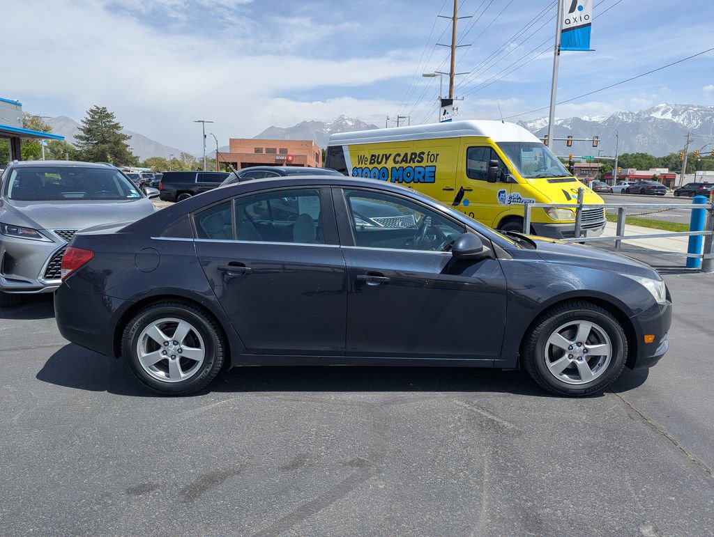 Used 2014 Chevrolet Cruze LT FWD image 2