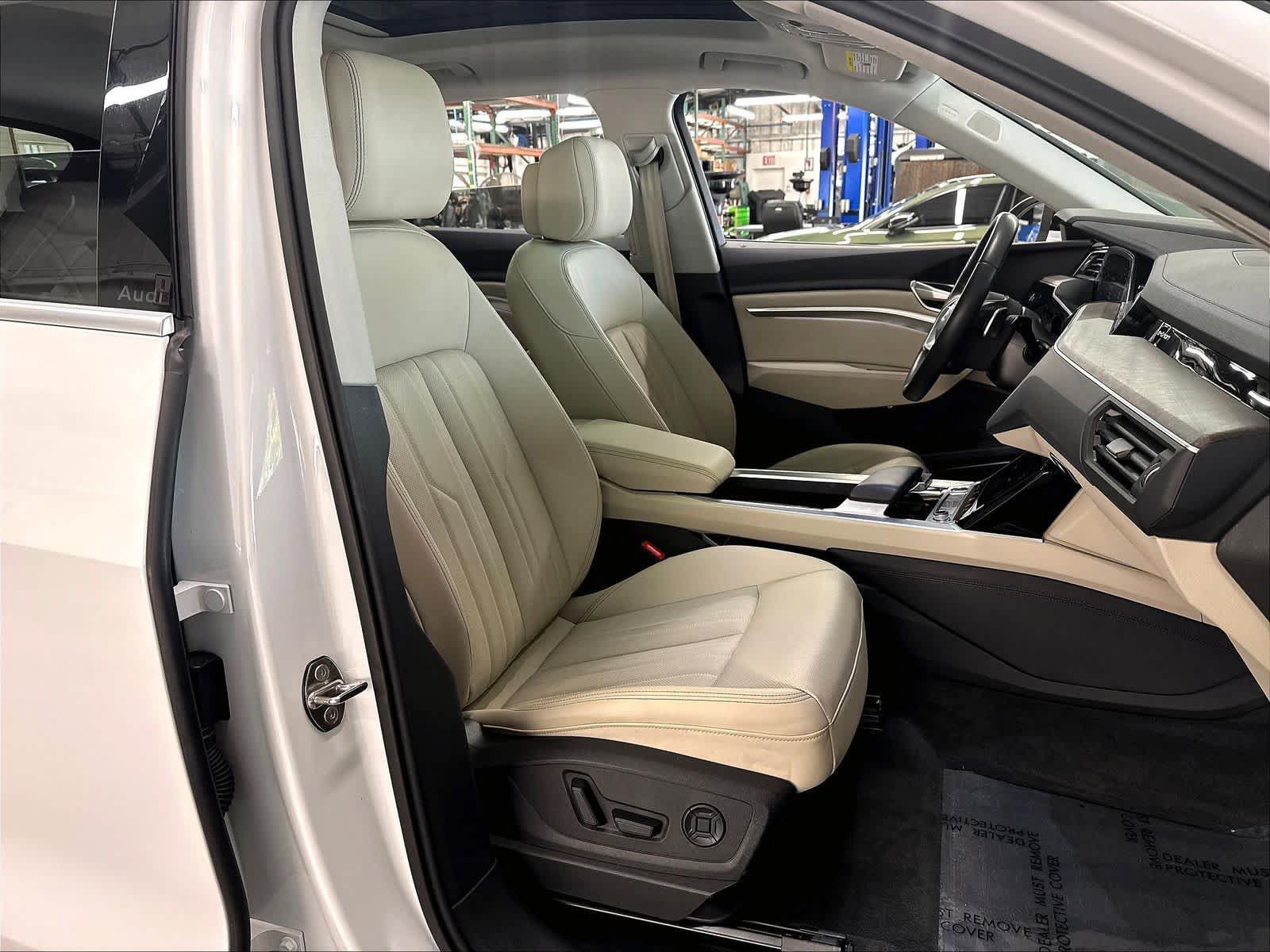 Used 2024 Audi Q8 e-tron Premium Plus AWD/4WD image 30