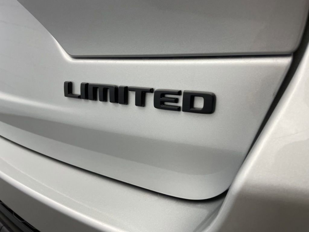 New 2025 Jeep Grand Cherokee Limited w/ Black Appearance Package AWD/4WD image 5