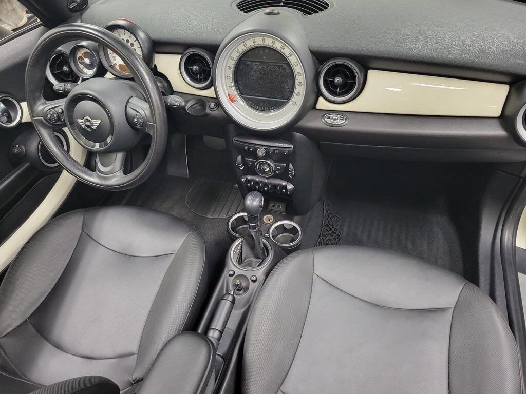 Used 2013 MINI Cooper Convertible image 27