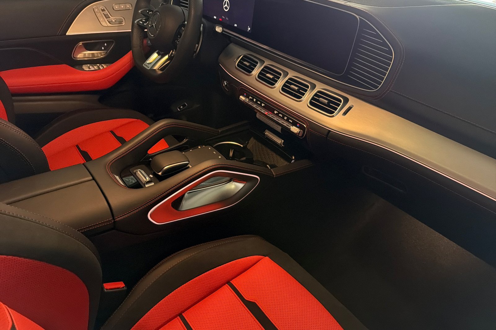 New 2026 Mercedes-Benz GLE 53 AMG 4MATIC Coupe image 13