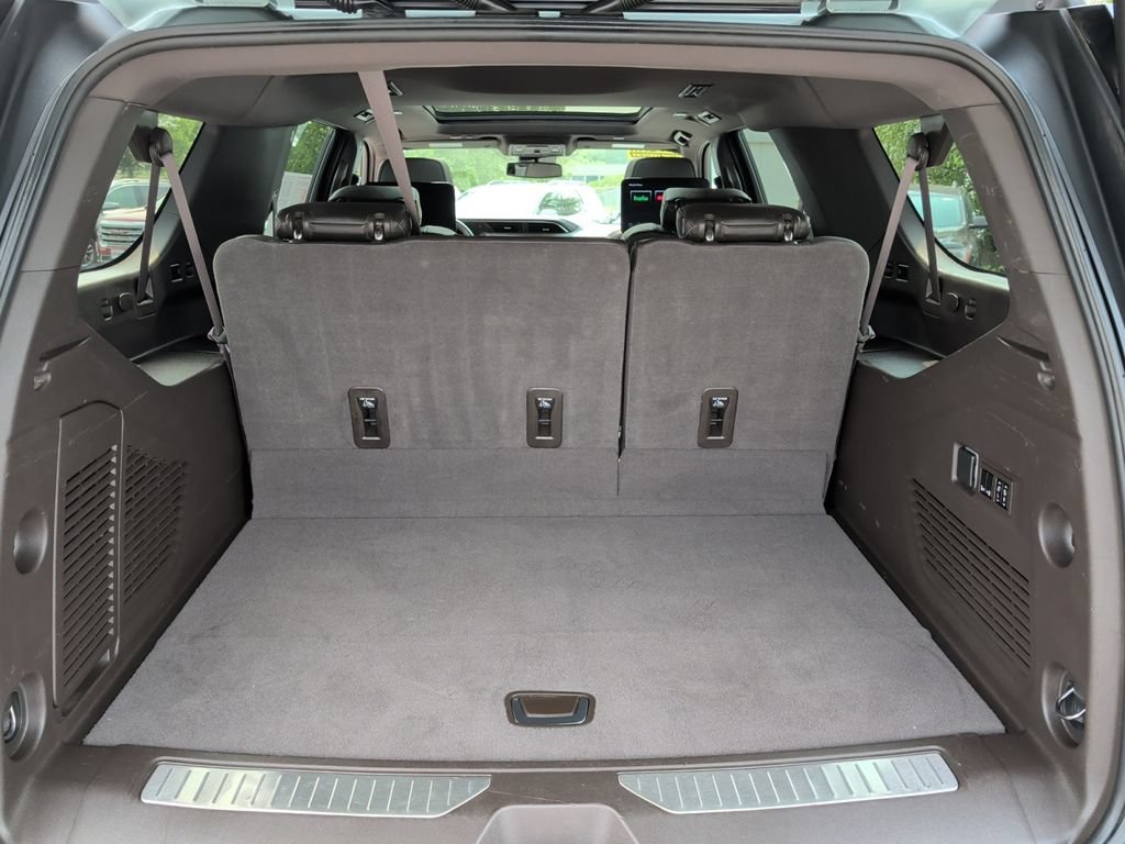 Used 2023 GMC Yukon XL Denali AWD/4WD image 28