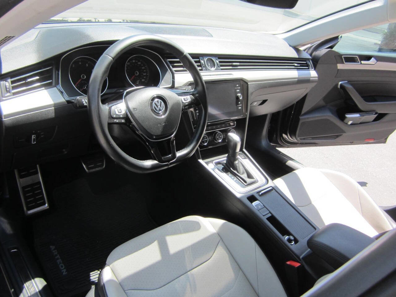 Used 2020 Volkswagen Arteon SE image 26