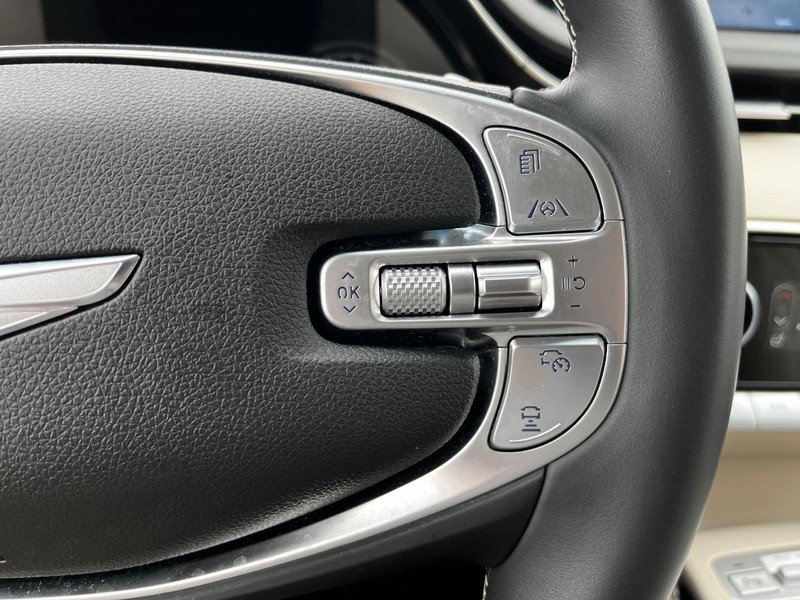 Used 2025 Genesis GV70 2.5T image 17