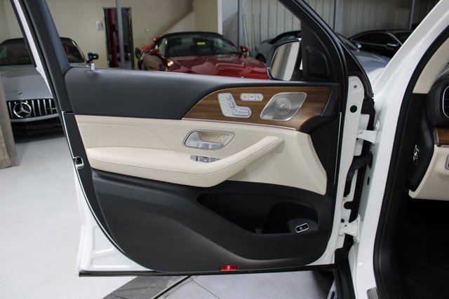 Used 2022 Mercedes-Benz GLS 580 4MATIC image 40