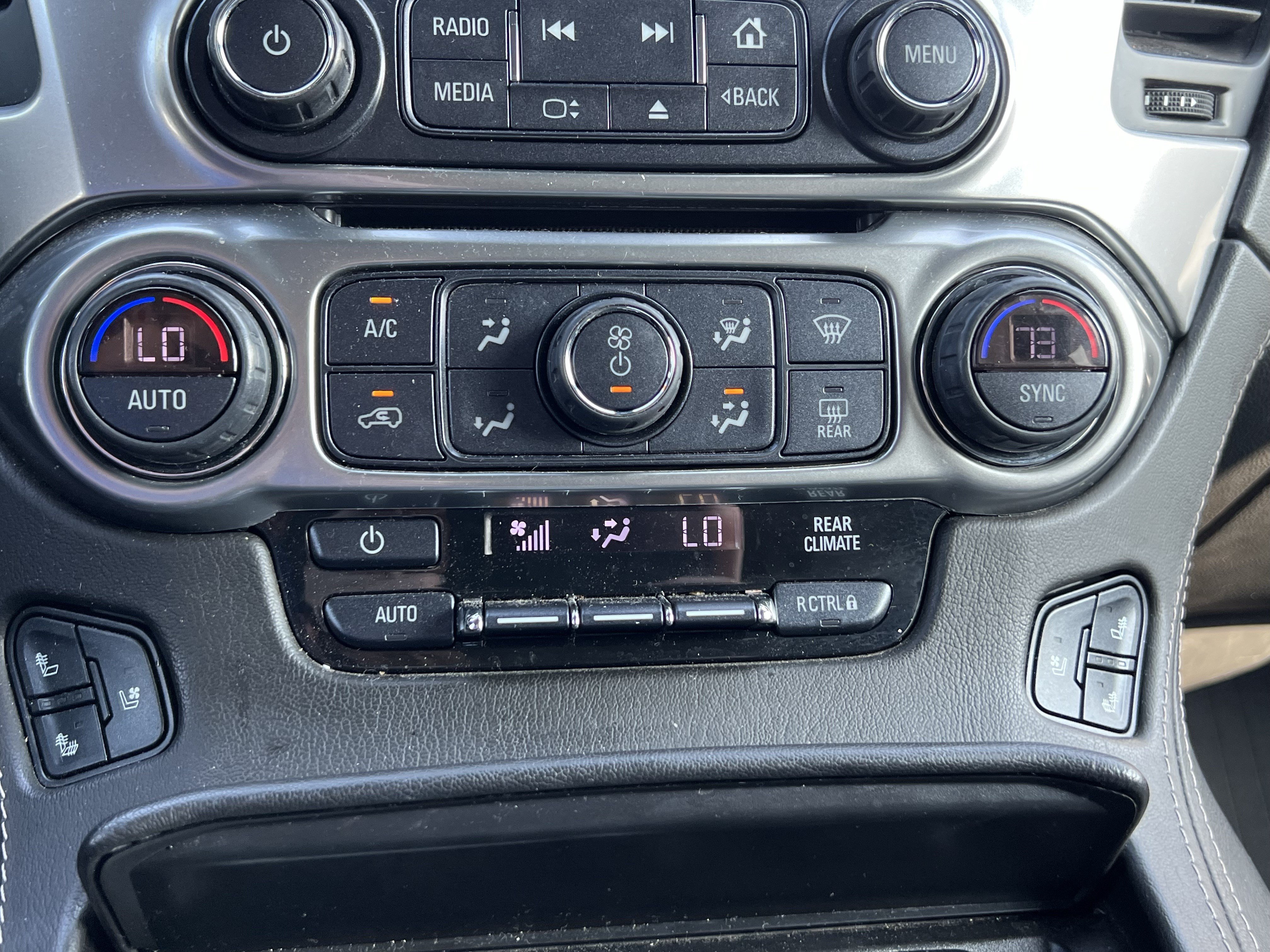 Used 2020 Chevrolet Suburban Premier AWD/4WD image 31