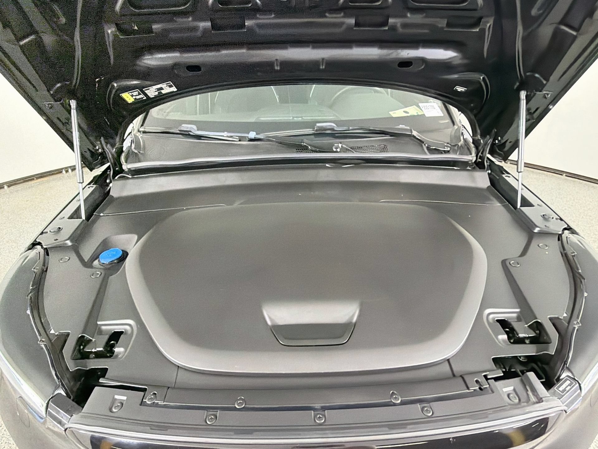Used 2023 Volvo C40 P8 Recharge Ultimate AWD/4WD image 31
