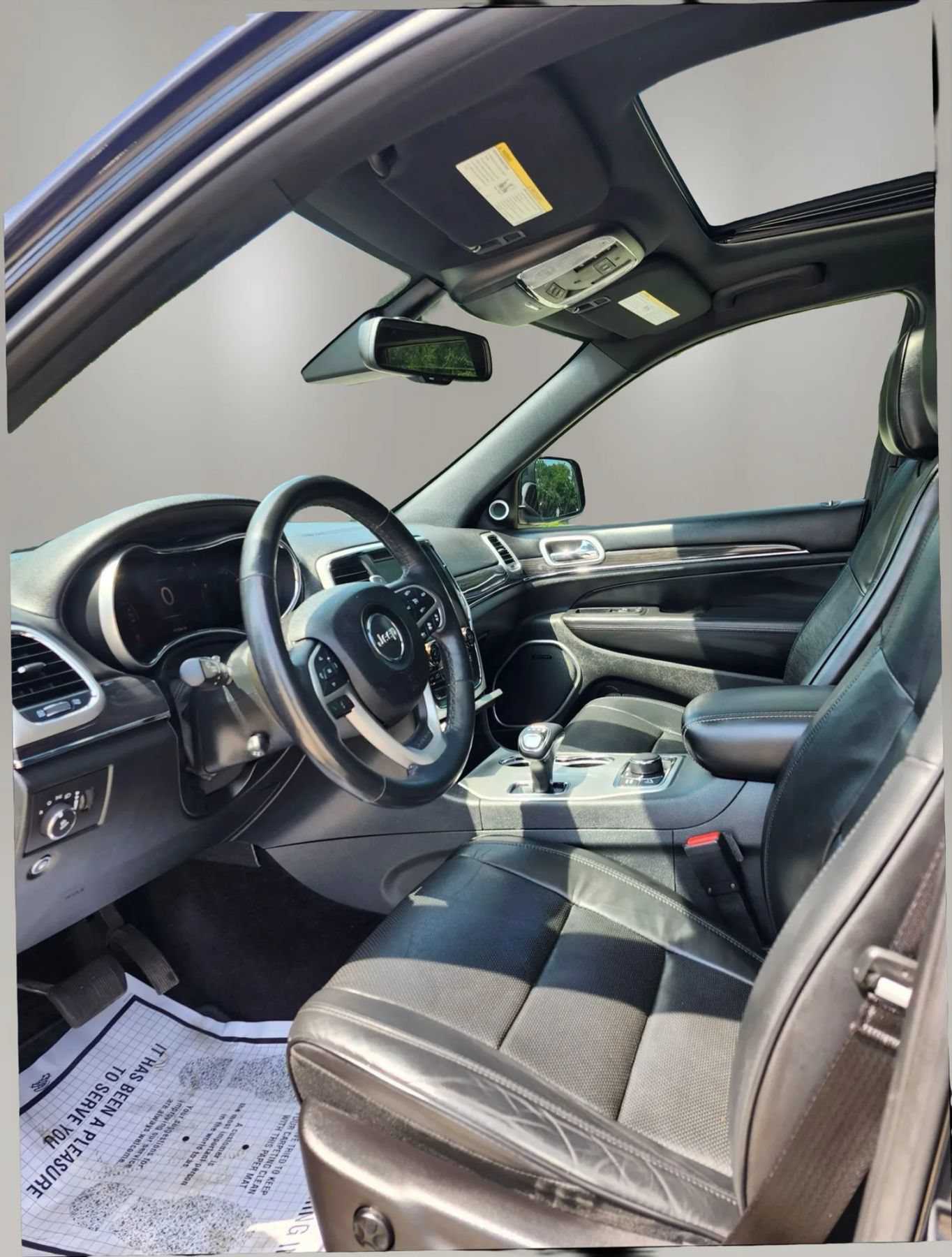 Used 2015 Jeep Grand Cherokee High Altitude AWD/4WD image 14