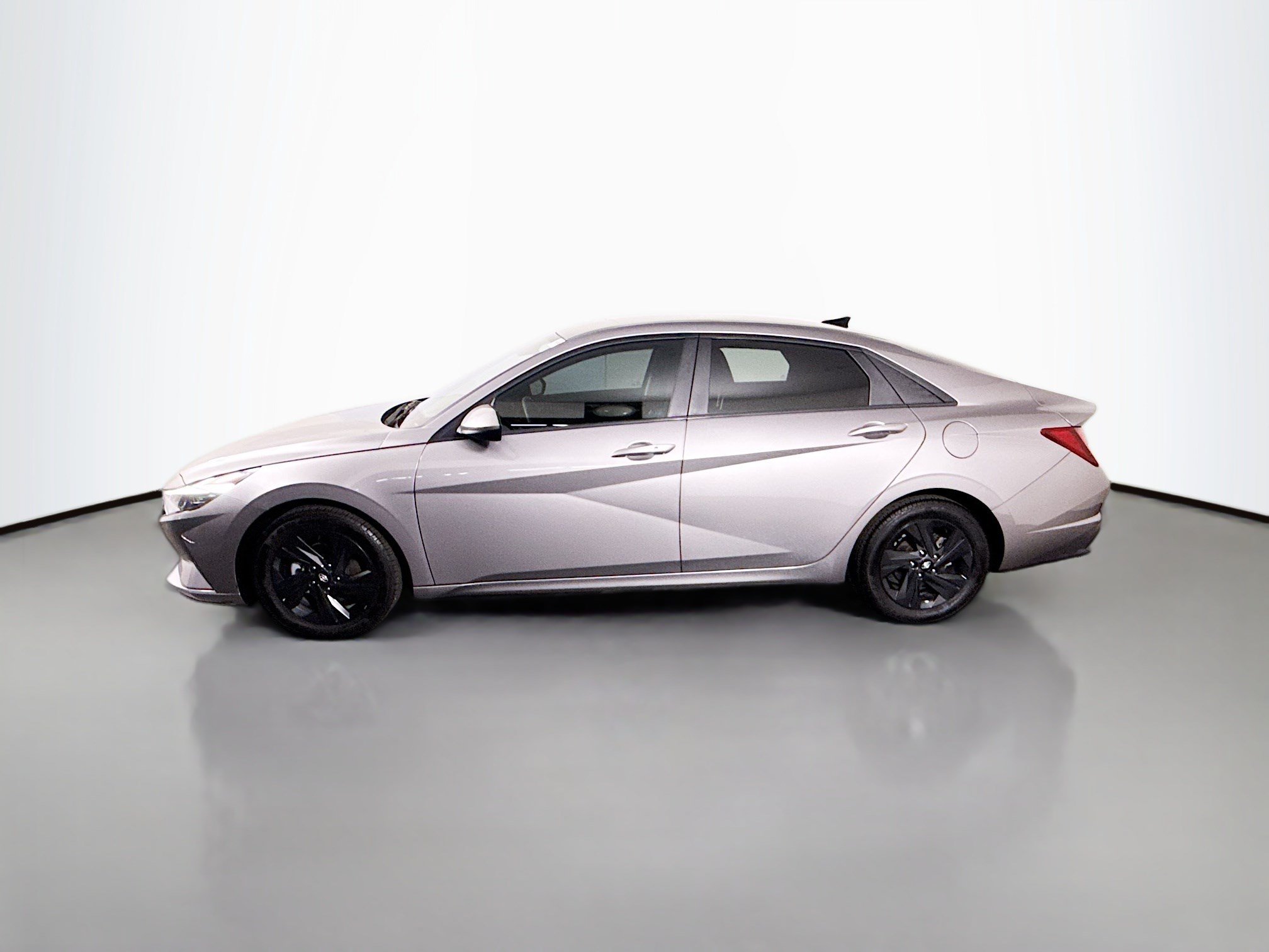 Used 2022 Hyundai Elantra SEL FWD image 6