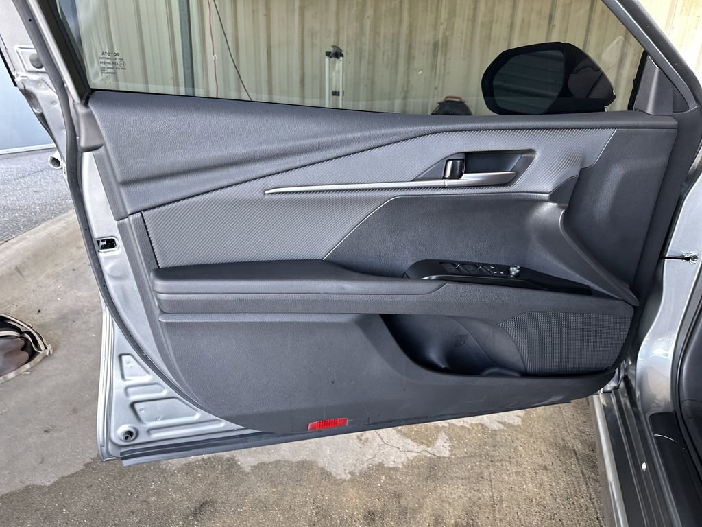 Used 2025 Toyota Camry SE w/ Multimedia Upgrade Package FWD image 11