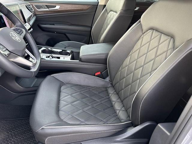 Used 2025 Volkswagen Atlas SEL Premium R-Line image 32