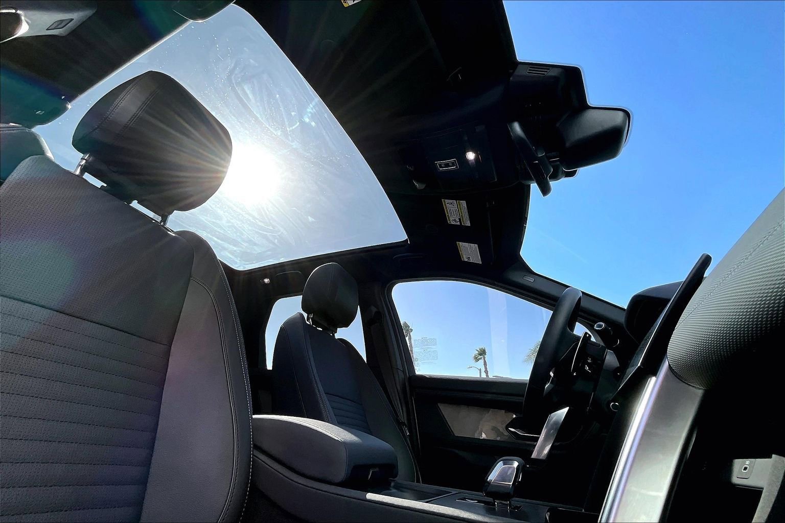 Used 2024 Land Rover Discovery Sport Dynamic SE image 22