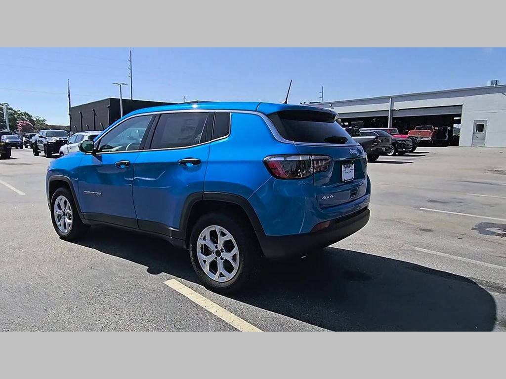 Used 2025 Jeep Compass Sport AWD/4WD image 30